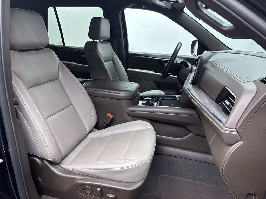 Used 2025 Chevrolet Tahoe LT RWD image 24