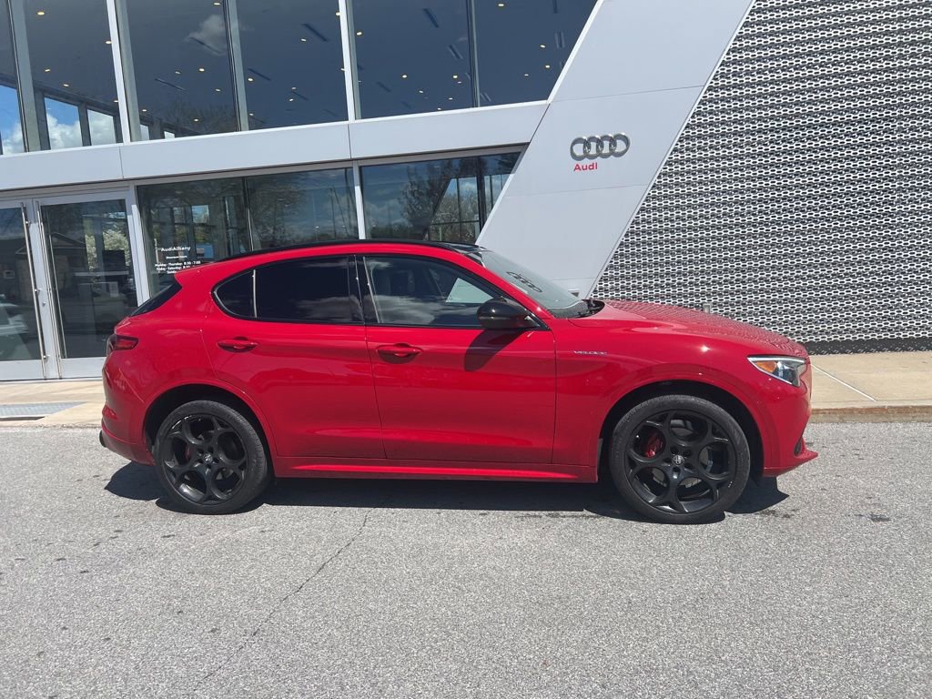 Used 2023 Alfa Romeo Stelvio Veloce AWD/4WD image 14