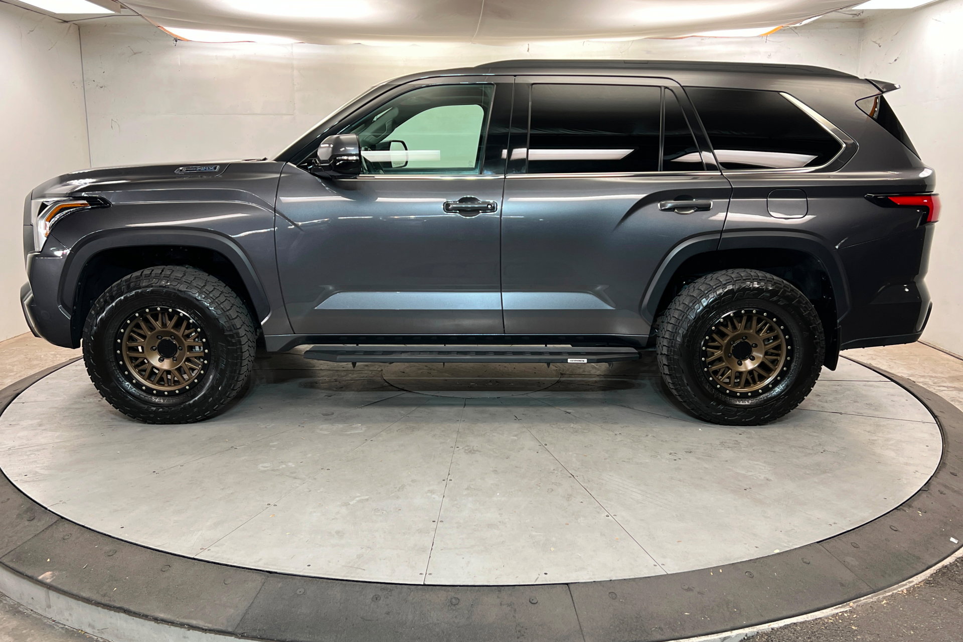 Used 2023 Toyota Sequoia SR5 w/ SR5 Premium Package AWD/4WD image 2