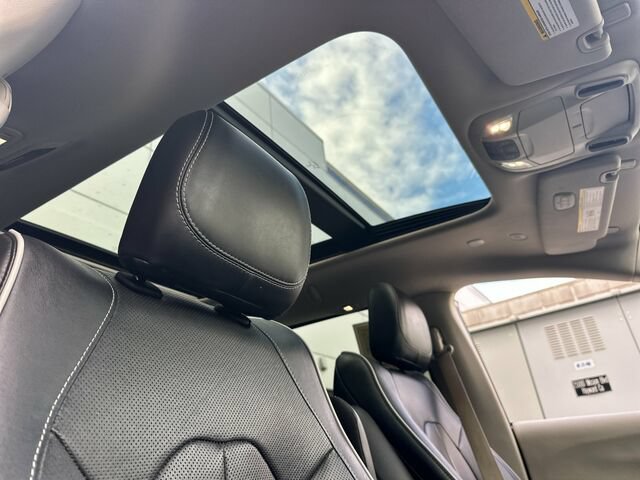 Used 2023 Chrysler Pacifica Limited FWD image 20