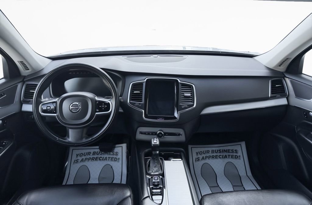 Used 2021 Volvo XC90 T5 Momentum image 17