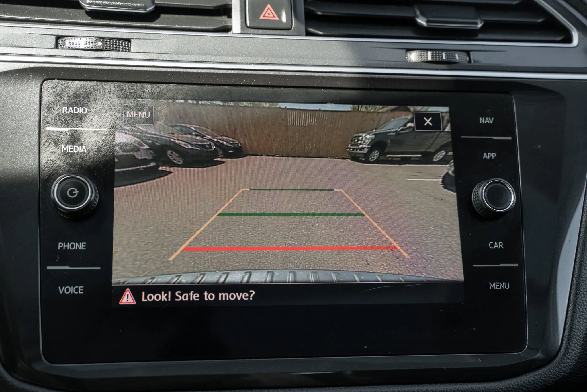 Used 2019 Volkswagen Tiguan SEL Premium AWD/4WD image 27