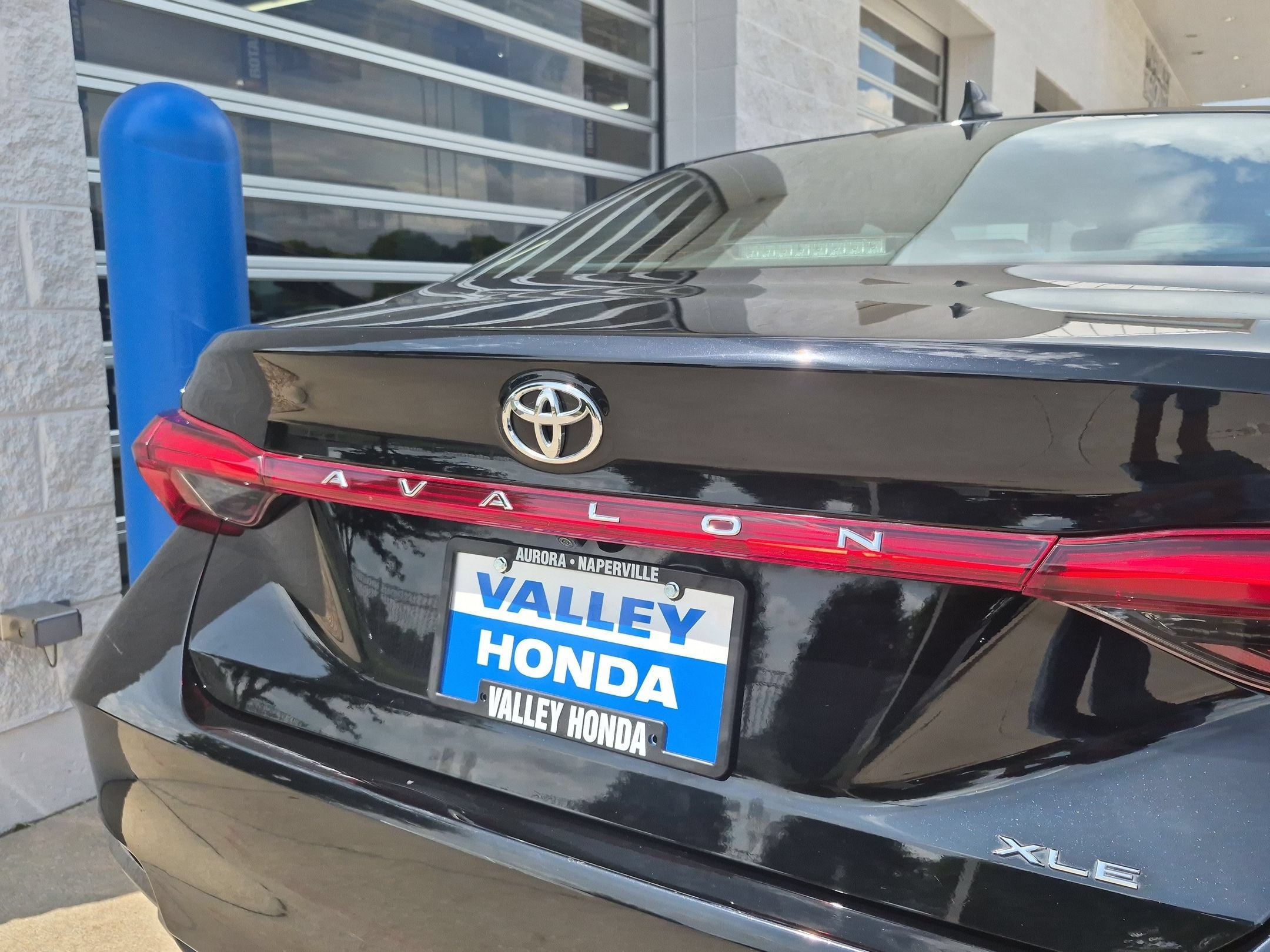 Used 2019 Toyota Avalon XLE w/ Moonroof Package FWD image 27