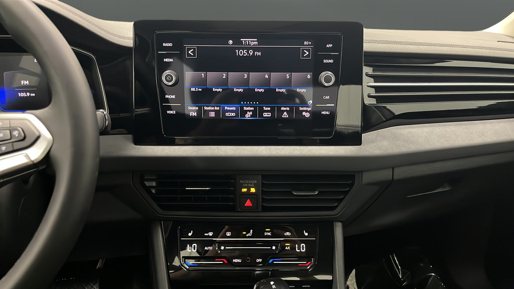 Used 2025 Volkswagen Jetta SE w/ Sunroof Package FWD image 13