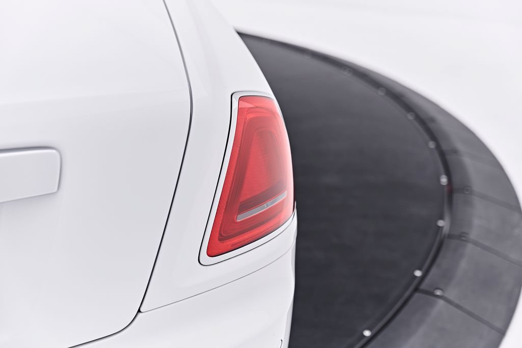 Used 2018 Rolls-Royce Ghost RWD image 28