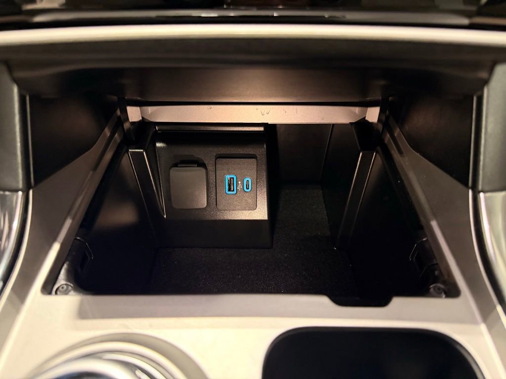 Used 2022 Ford Explorer Limited w/ Equipment Group 301A image 26