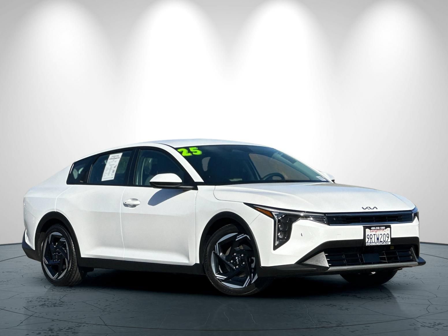 Used 2025 Kia K4 EX FWD image 2