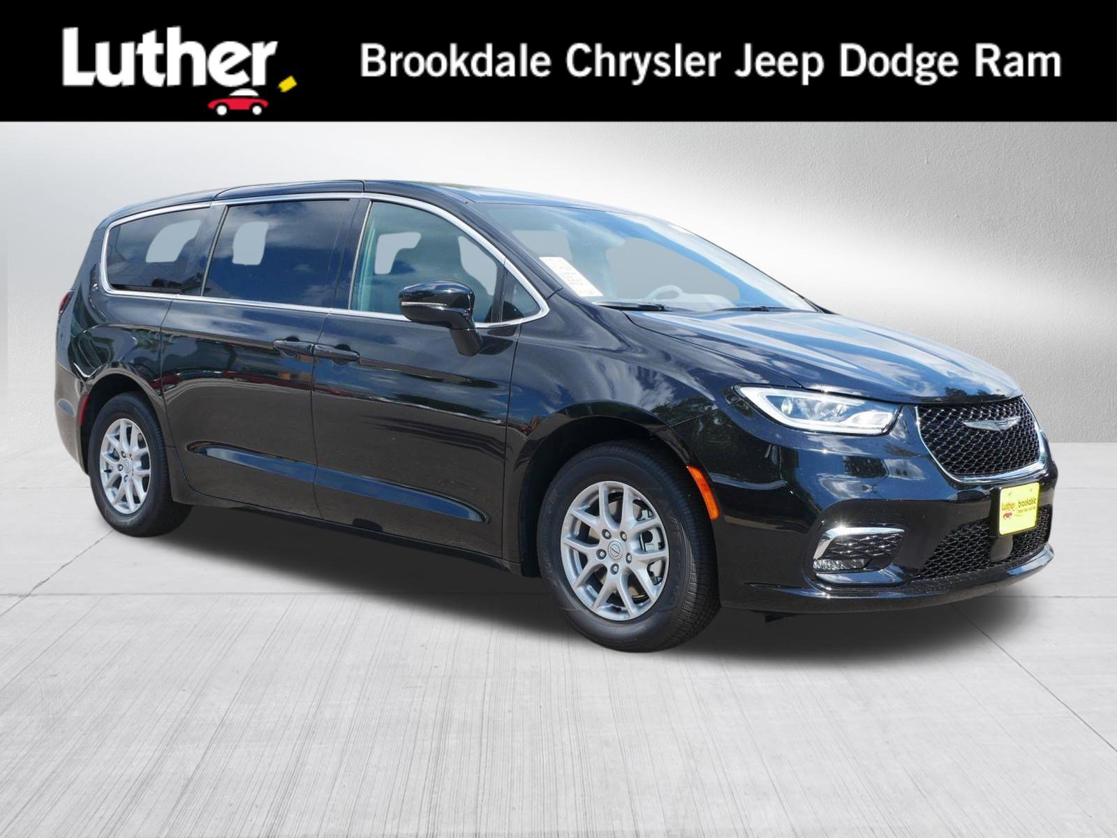 New 2026 Chrysler Pacifica Select image 1