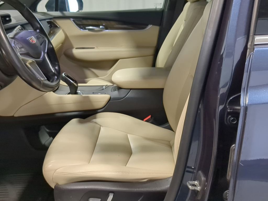 Used 2019 Cadillac XT5 Base image 28