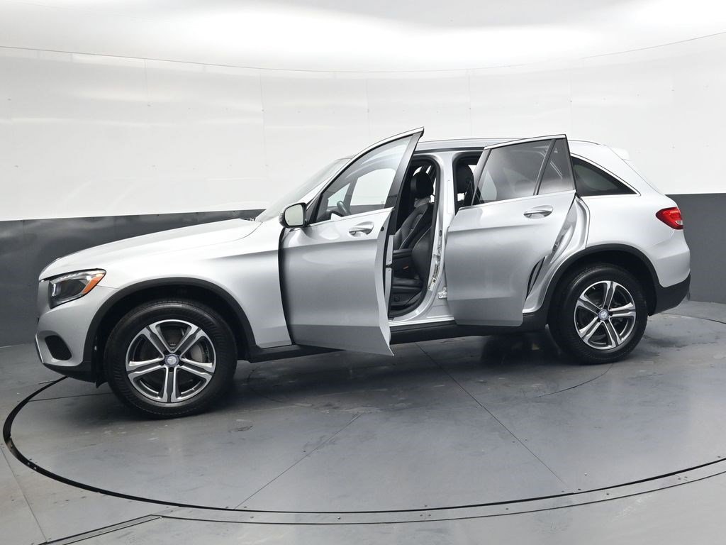 Used 2016 Mercedes-Benz GLC 300 4MATIC w/ Premium Package image 34