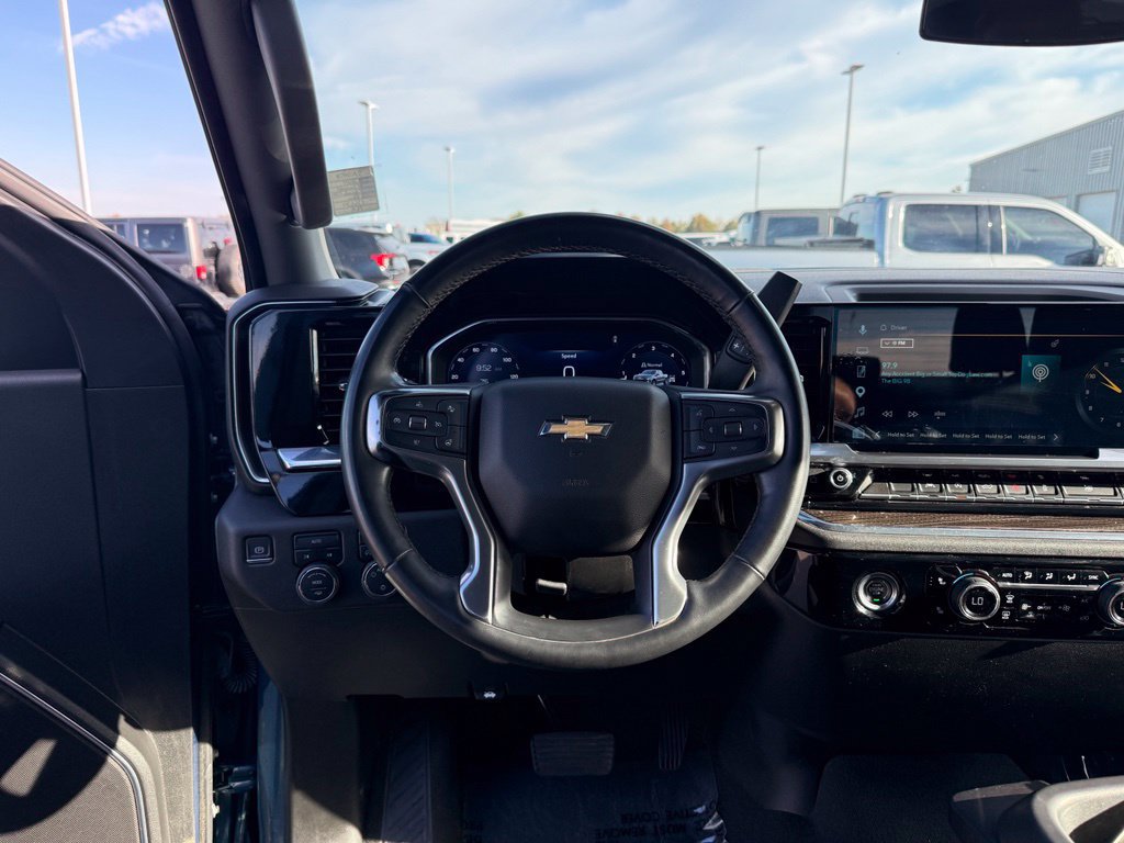 Used 2024 Chevrolet Silverado 1500 LT AWD/4WD image 14