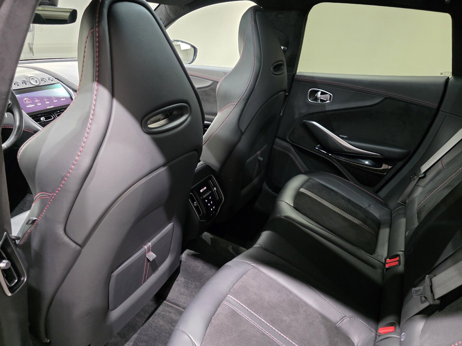 Used 2023 Aston Martin DBX 707 image 19