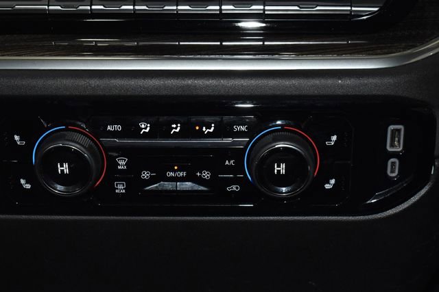 Used 2025 Chevrolet Silverado 2500 LT w/ Convenience Package image 19