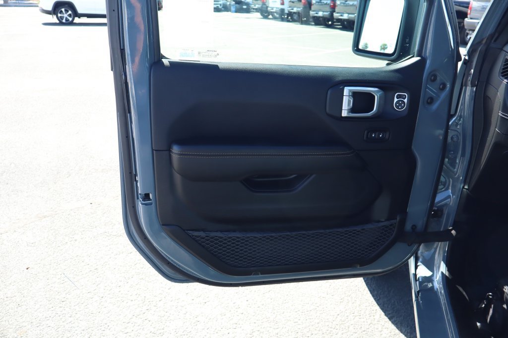 Certified 2026 Jeep Wrangler Unlimited Sahara AWD/4WD image 18