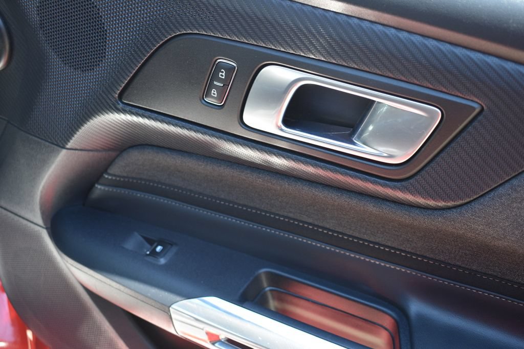 Used 2024 Ford Mustang Convertible RWD image 27