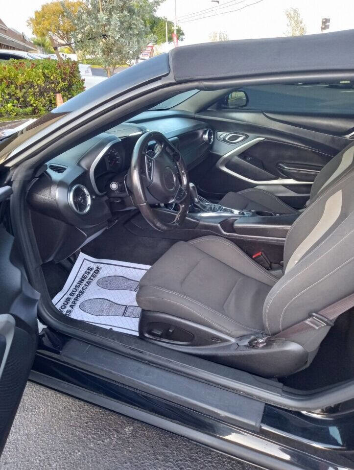 Used 2017 Chevrolet Camaro LT w/ RS Package image 6