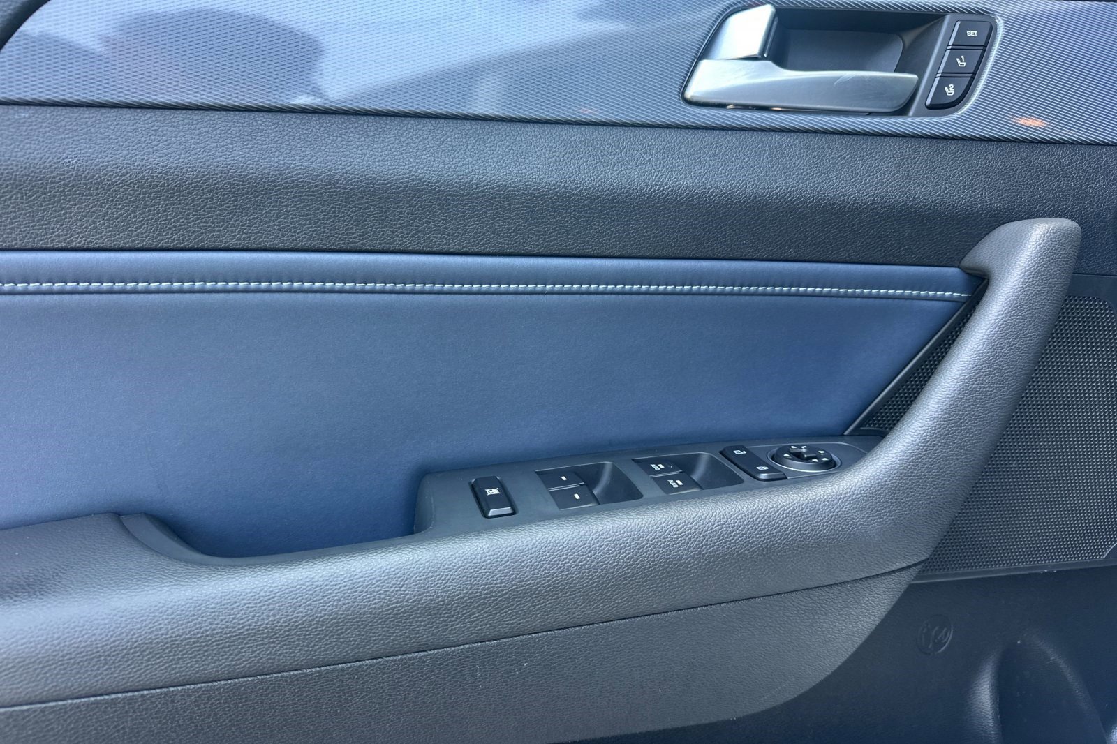 Used 2017 Hyundai Sonata Limited FWD image 12