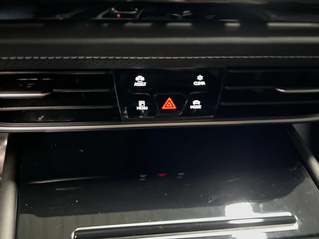 Used 2025 Volkswagen Atlas SE AWD/4WD image 29