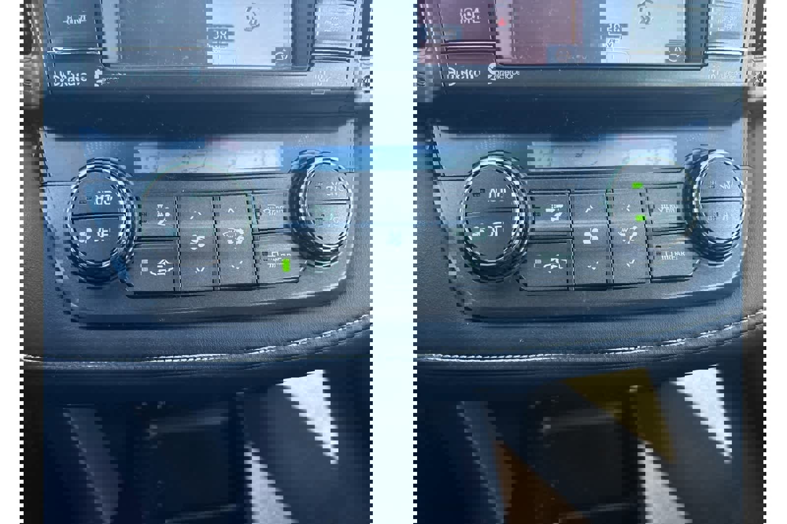 Used 2015 Toyota RAV4 Limited w/ Technology Package image 18