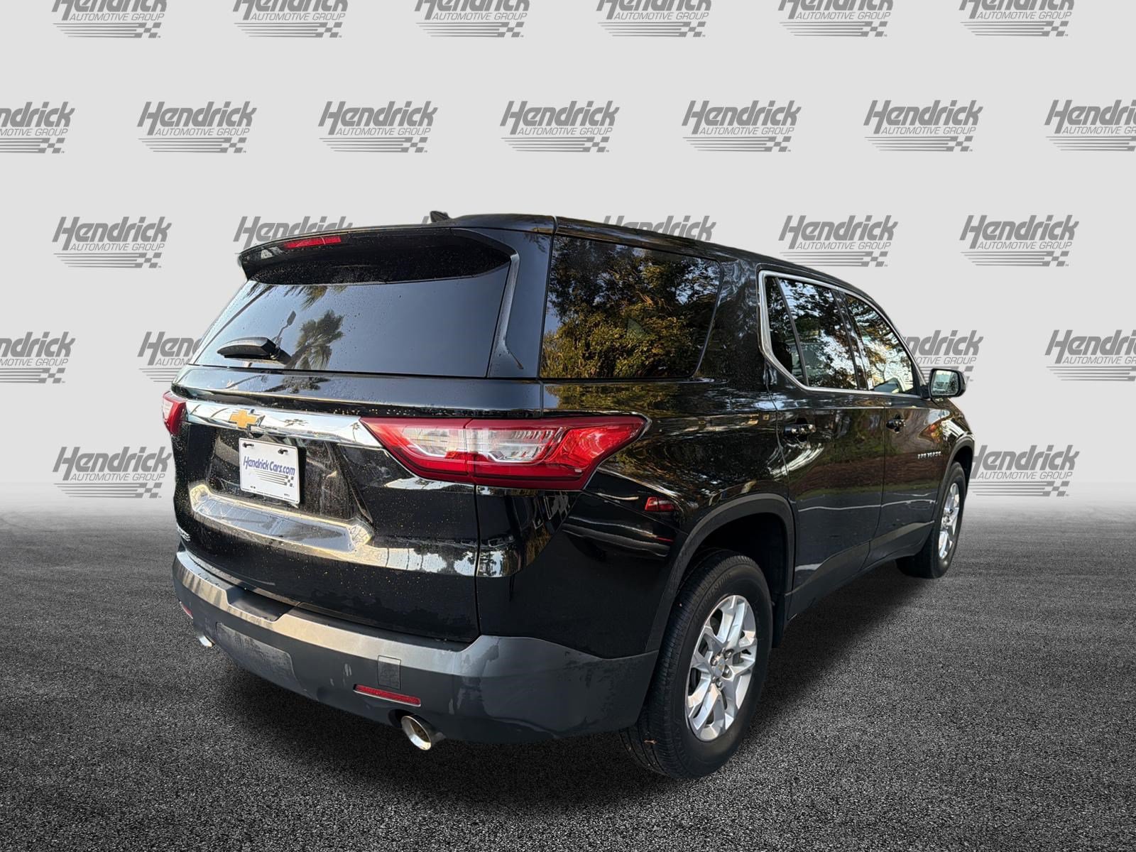 Used 2021 Chevrolet Traverse LS FWD image 9