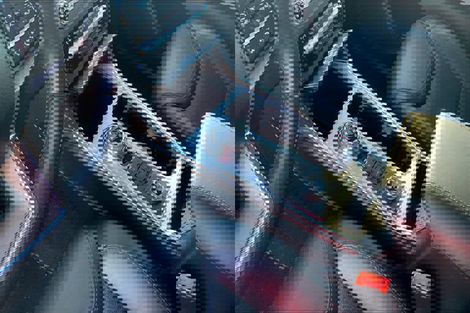 Used 2020 Ford Explorer Platinum w/ Premium Technology Package image 14