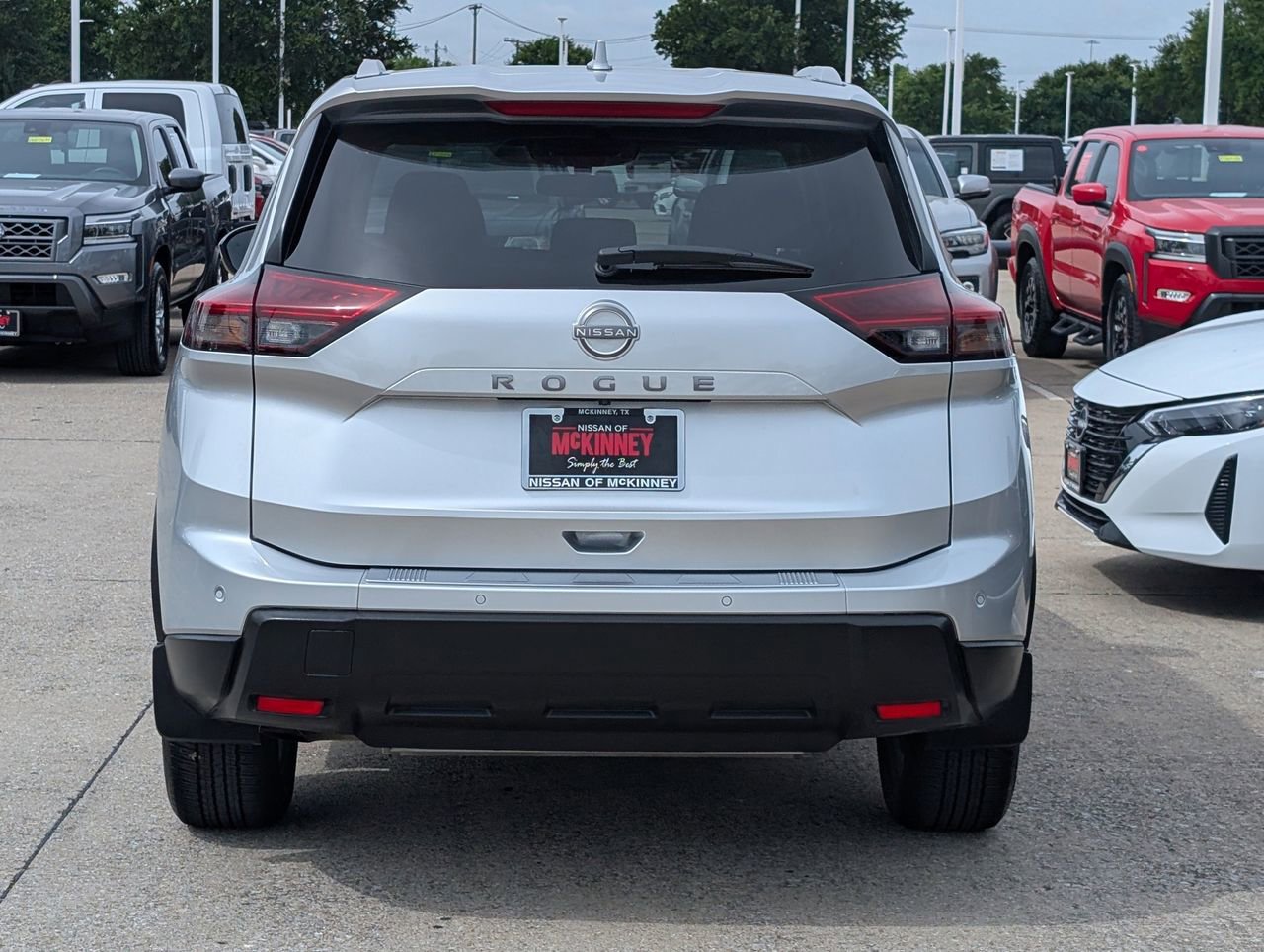 Certified 2025 Nissan Rogue SV w/ SV Premium Package FWD image 5