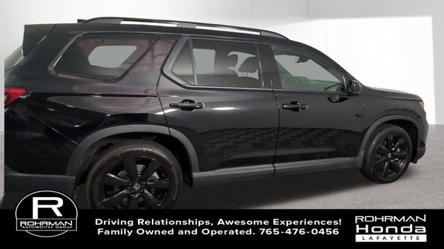 Used 2025 Honda Pilot Black Edition image 10