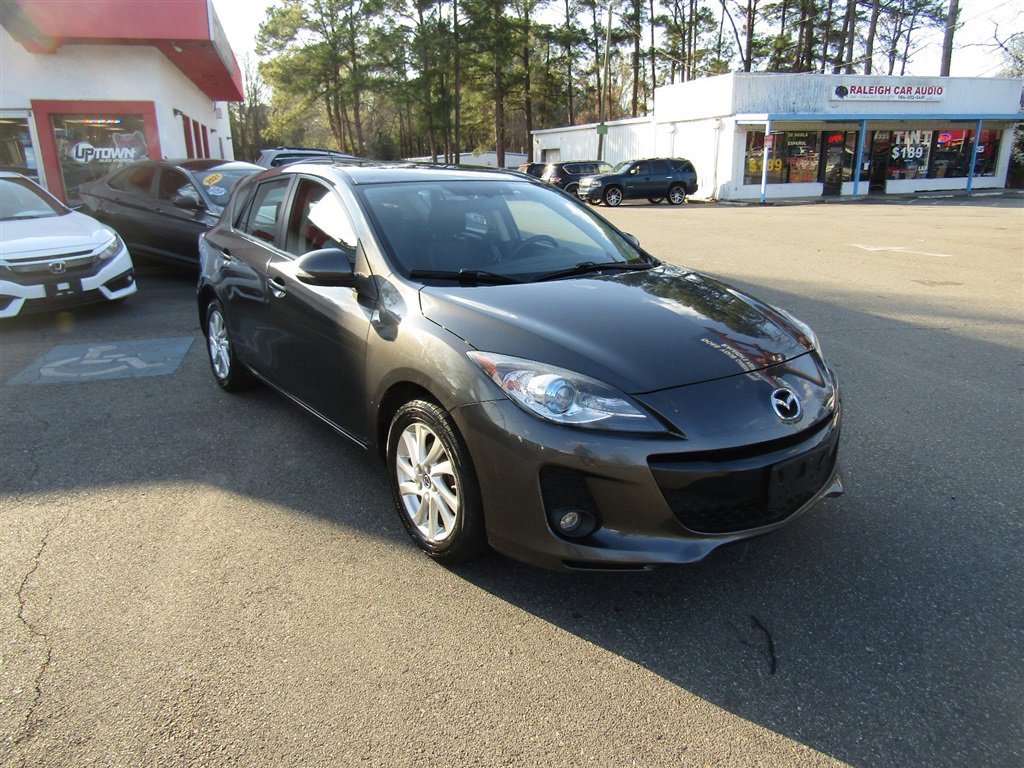 Used 2013 MAZDA MAZDA3 i Grand Touring w/ Tech Pkg image 9