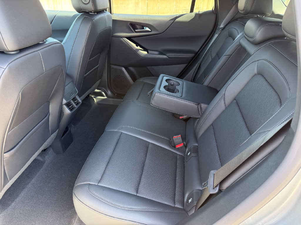 New 2027 Chevrolet Equinox LT w/ Convenience Package II FWD image 10