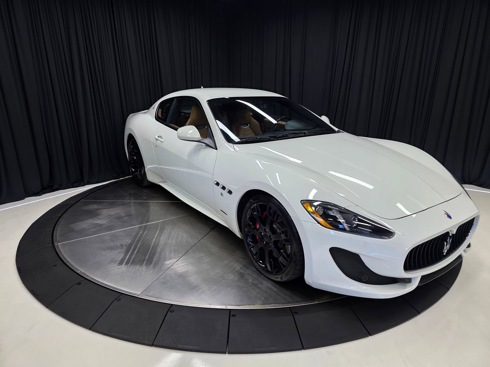 Used 2015 Maserati GranTurismo Sport RWD image 7