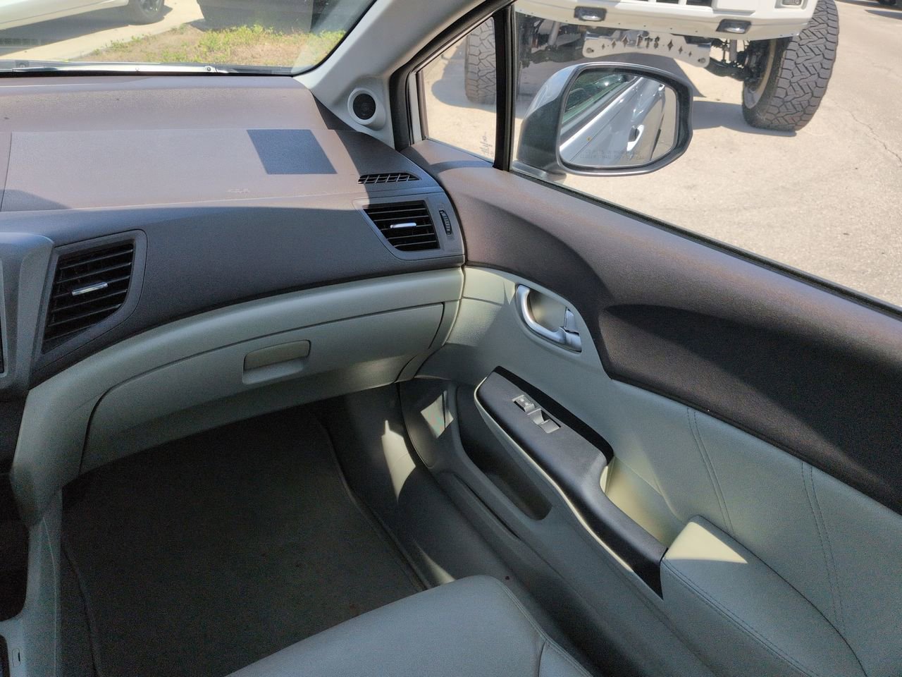 Used 2012 Honda Civic EX-L image 17