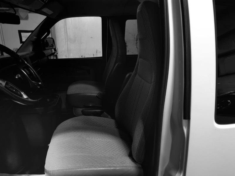 Used 2017 Chevrolet Express 2500 LS RWD image 3