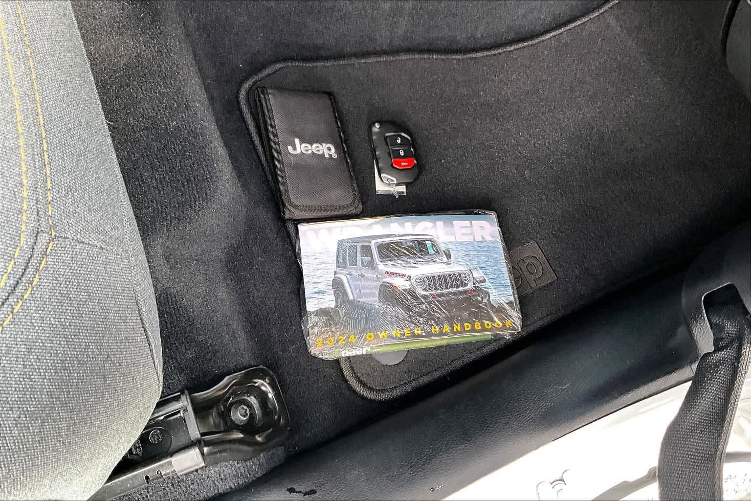 Used 2024 Jeep Wrangler Unlimited AWD/4WD image 20