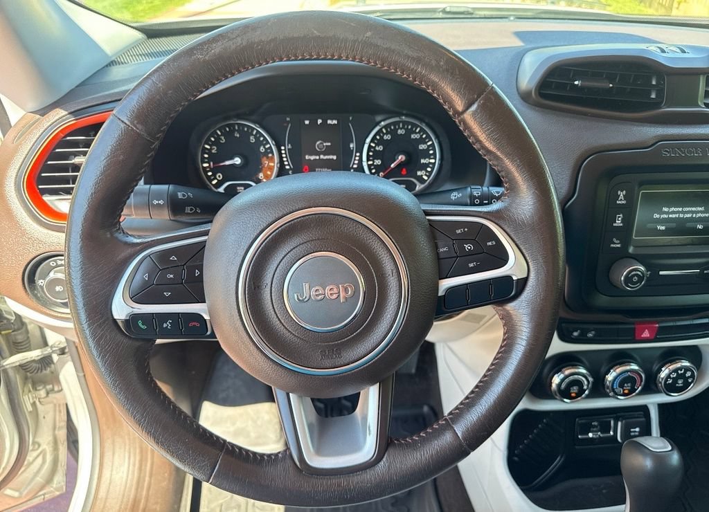 Used 2015 Jeep Renegade Latitude w/ Cold Weather Group FWD image 13
