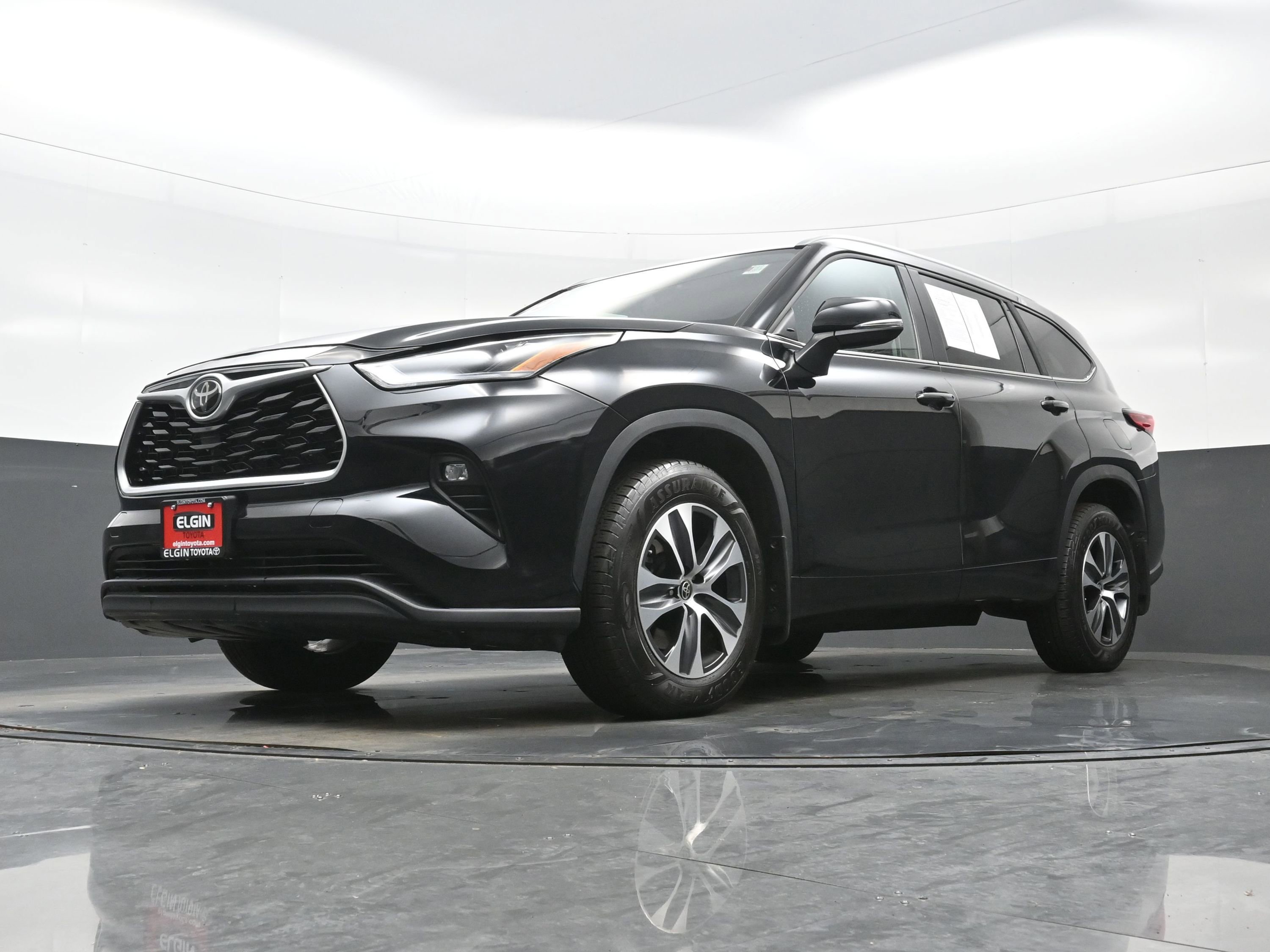 Used 2023 Toyota Highlander XLE AWD/4WD image 29