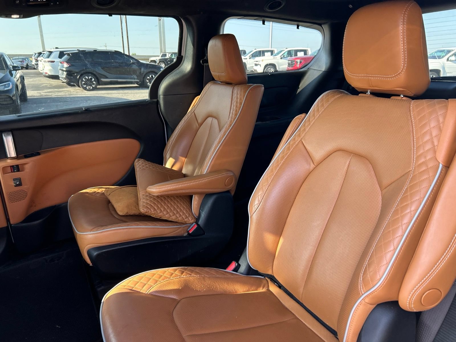 Used 2022 Chrysler Pacifica Pinnacle AWD/4WD image 11