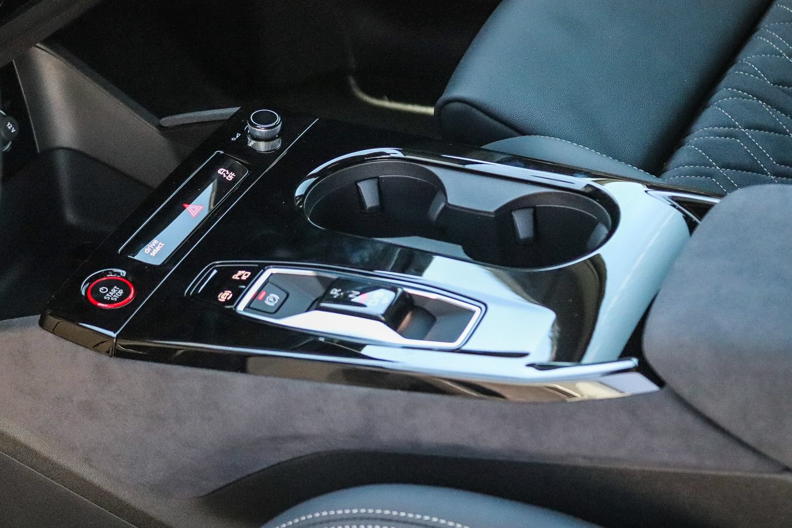 New 2027 Audi SQ6 e-tron Prestige AWD/4WD image 20