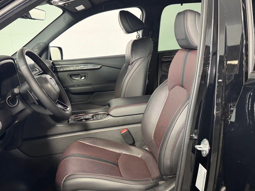 Used 2025 Honda Pilot Black Edition image 20