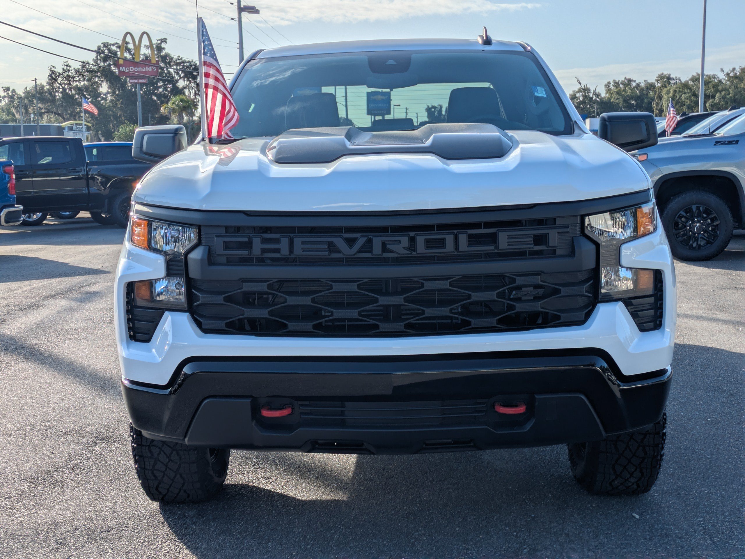 New 2026 Chevrolet Silverado 1500 Custom Trail Boss w/ LPO, Dark Essentials Package AWD/4WD image 9