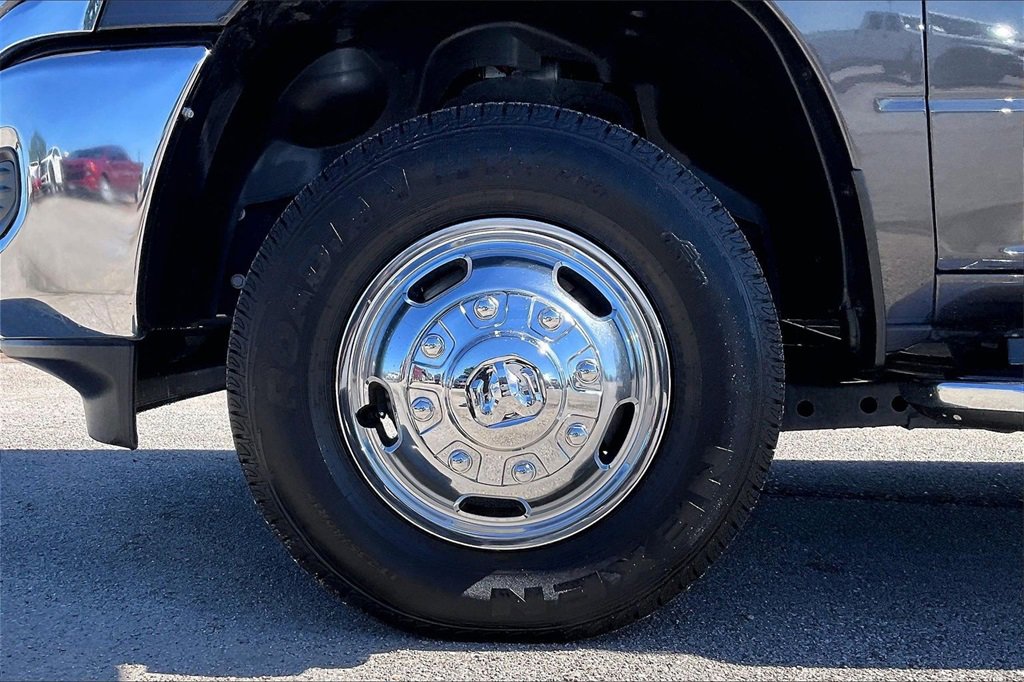 Used 2024 RAM 3500 Tradesman w/ Chrome Appearance Group image 35