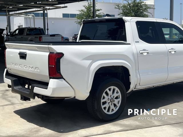 Used 2024 Toyota Tacoma SR5 AWD/4WD image 11