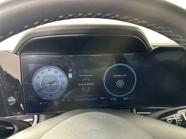 Used 2024 Hyundai Elantra Limited image 17