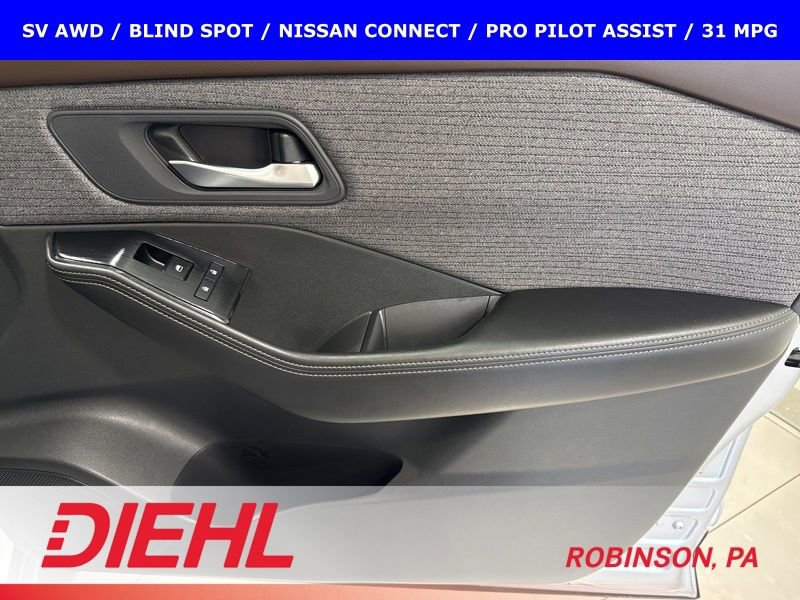 Used 2022 Nissan Rogue SV image 13