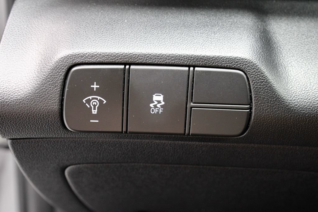 Used 2024 Hyundai Elantra SEL FWD image 27