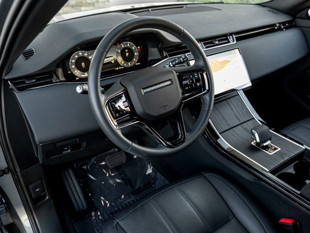 Used 2025 Land Rover Range Rover Evoque S image 16