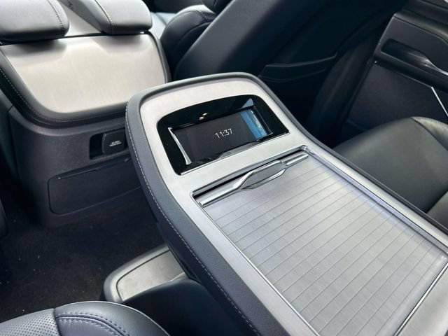New 2027 Lincoln Navigator Reserve AWD/4WD image 18