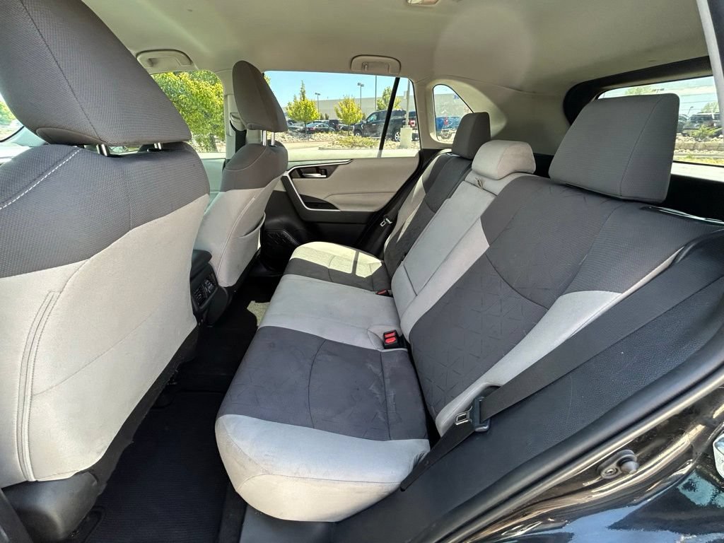 Used 2021 Toyota RAV4 XLE w/ Carpet Mat Package (TMS) AWD/4WD image 24