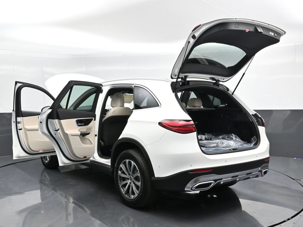 Used 2025 Mercedes-Benz GLC 300 4MATIC image 53