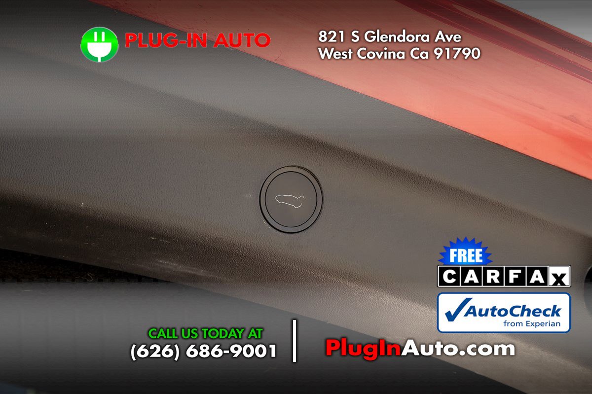 Used 2023 Tesla Model Y Performance image 14