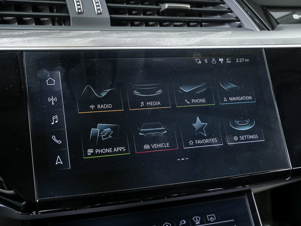 Used 2024 Audi Q8 e-tron Prestige w/ Prestige Package image 14